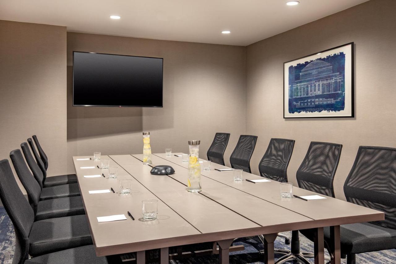 Hotel By Marriott Boston 3*